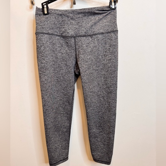 Victoria Sport Pants - Heather Gray Women's Capri / Crop Leggings